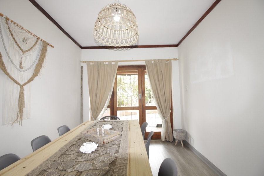 6 Bedroom Property for Sale in Paradise Beach Eastern Cape